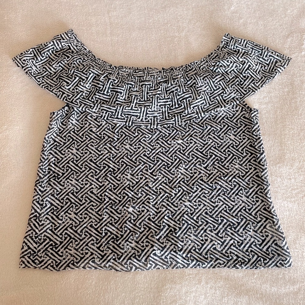 Michael Kors Ethnic Print Flutter Top - Size M - Picture 3 of 8
